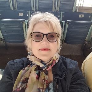 Meet your Posher, Deena